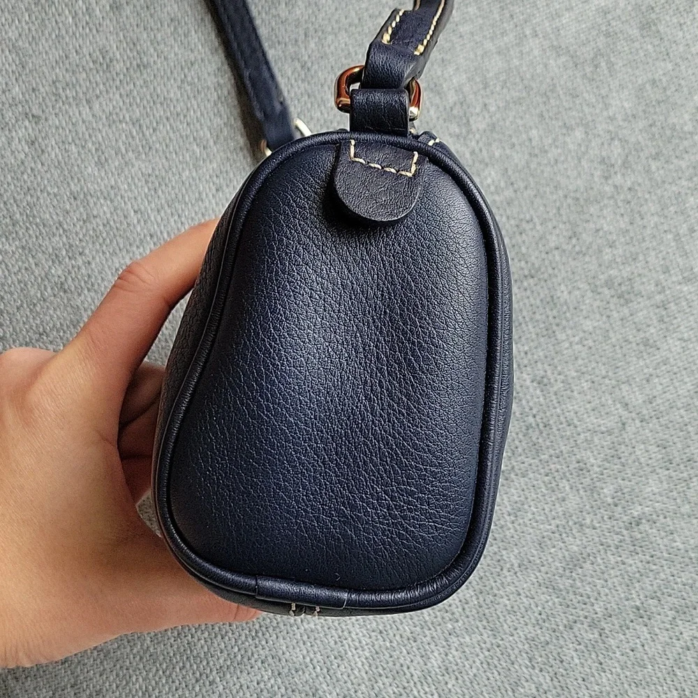 NWOT Dooney & Bourke Dark Navy Blue Leather Zip Shoulder Bag Clutch - Picture 4 of 6